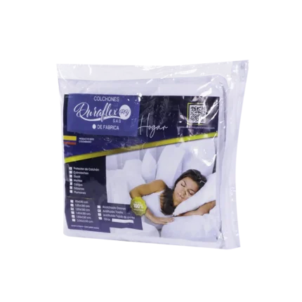 Protector Acolchado Terry colocado sobre colchón, mostrando su ajuste perfecto y diseño suave.